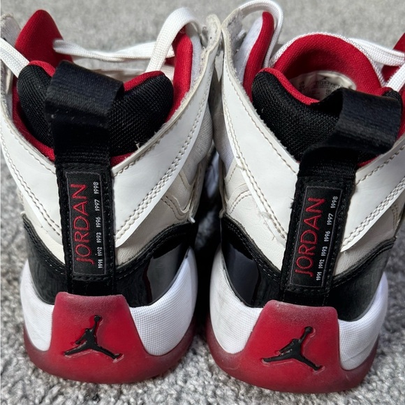 Air Jordan JUMPMAN TWO TREY 'CONCORD BRED Youth Size 5 - Picture 5 of 13